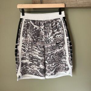 Kids White And Black Patterned Nike Elite shorts